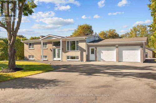 3073 Old Montreal Rd, Cumberland, ON, K4C1A9 | Card Image