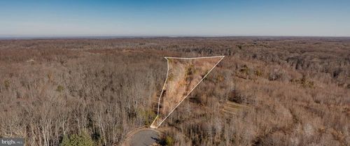 8311 Daisy Ln, King George, VA, 22485-3558 | Card Image