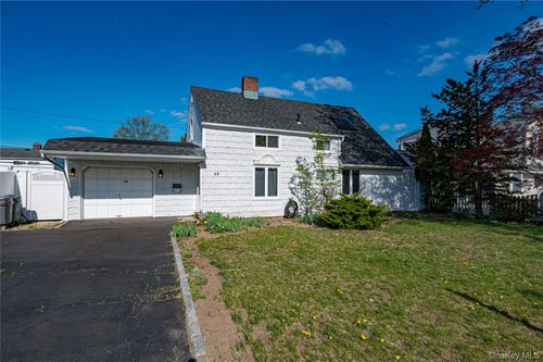 54 Ramble Ln, Levittown, NY, 11756-5733 | Card Image