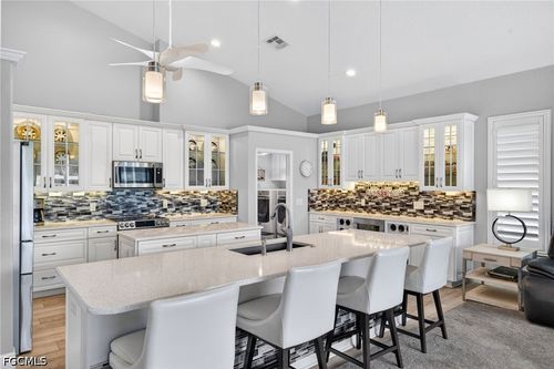 9512 Mariners Cove Ln, FORT MYERS, FL, 33919-4204 | Card Image