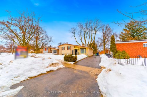 15 Ben Stanton Blvd, Scarborough, ON, M1H1N6 | Card Image