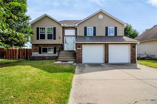 1309 Cloverleaf Ct, Warrensburg, MO, 64093-8427 | Card Image