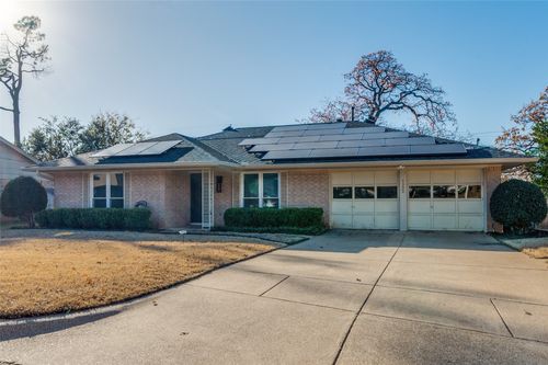 1902 Green Meadow Ct, Arlington, TX, 76013-4829 | Card Image