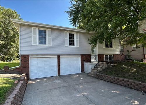619 S 4th St, Edwardsville, KS, 66111-1392 | Card Image