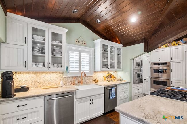 2133 W Maple St, House other with 4 bedrooms, 5 bathrooms and null parking in Port O Connor TX | Image 6