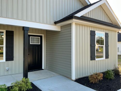 518 Crump St, Smithfield, NC, 27577-4308 | Card Image