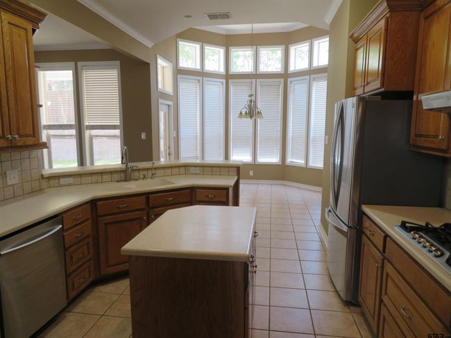 702 W Heritage Dr, House other with 4 bedrooms, 3 bathrooms and null parking in Tyler TX | Image 9