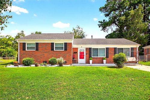 3 Longwood Dr, Hampton, VA, 23669-2325 | Card Image