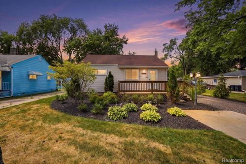 5307 Drayton Rd, Clarkston, MI, 48346-3711 | Card Image
