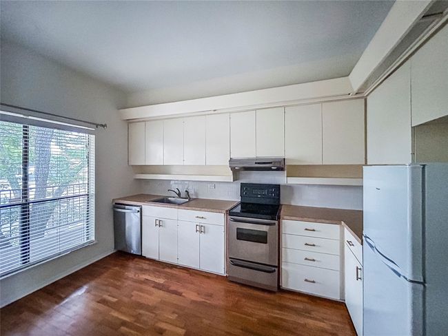APT-303 - 409 E 38 Th St, Condo with 2 bedrooms, 2 bathrooms and 2 parking in Austin TX | Image 7