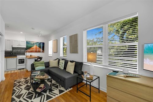 209-1521 Lenox Ave, Miami Beach, FL, 33139-3372 | Card Image