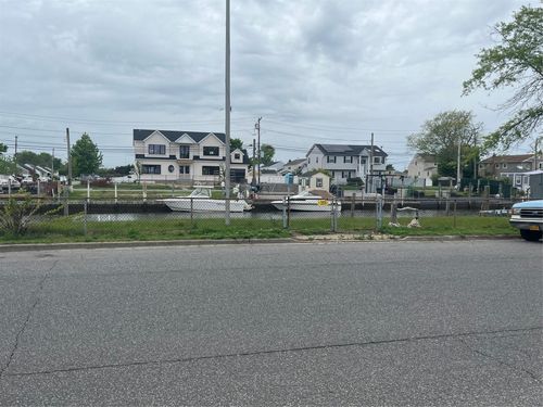 80 E. Riviera Dr, Babylon, NY,  | Card Image