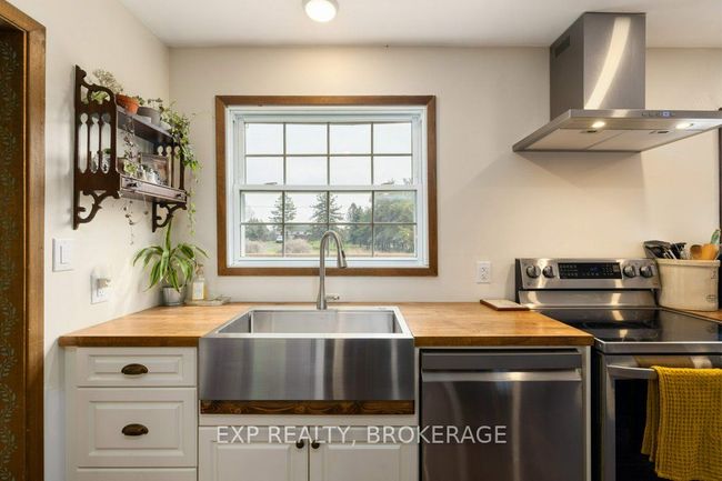 1038 Mccallum Lane, House other with 4 bedrooms, 3 bathrooms and 3 parking in Sydenham ON | Image 17