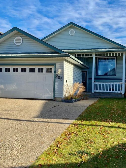 205 Smallwood St, Fort Mcmurray, AB, T9K2J7 | Card Image