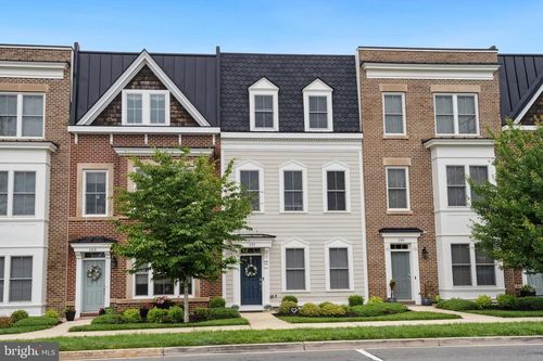 6-141 Center St S, VIENNA, VA, 22180-5719 | Card Image