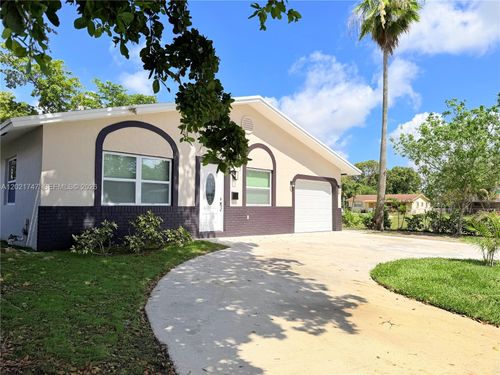1555 Nw 6th Ave, Pompano Beach, FL, 33060-5351 | Card Image