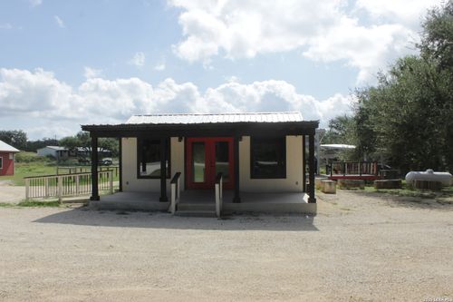 1322 Us Highway 83, Leakey, TX, 78873 | Card Image