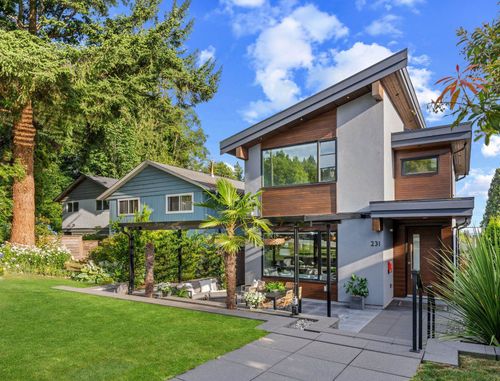 231 E 27th St, North Vancouver, BC, V7N1B7 | Card Image