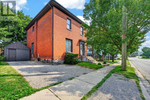 631 Peel St, Woodstock, ON, N4S1K9 | Card Image