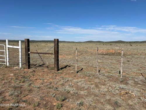 00 W Flowers Rd, Seligman, AZ, 86337 | Card Image