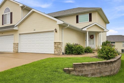 3542 Stoneview Circle, Cedar Rapids, IA, 52404 | Card Image