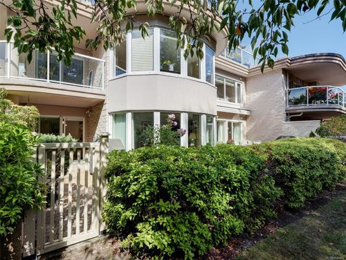 3105-2829 Arbutus Rd, Saanich, BC, V8N5X5 | Card Image