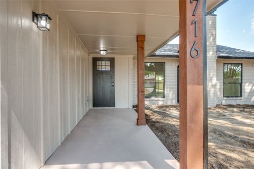 1716 Creek Ridge Ct, Irving, TX, 75060-5843 | Card Image