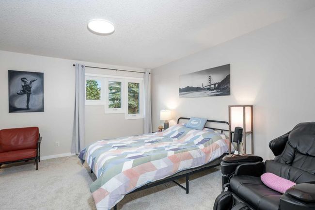 11 Patrick View Sw, House other with 4 bedrooms, 4 bathrooms and 4 parking in Calgary AB | Image 30