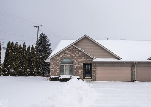 33523 Roselawn St, Chesterfield, MI, 48047-3451 | Card Image