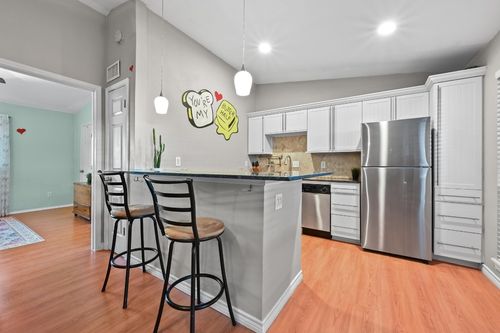 unit-203-2021 Bluebonnet Ln, Austin, TX, 78704-4046 | Card Image