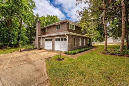 1940 Dodge Rd, East Amherst, NY, 14051-1304 | Card Image