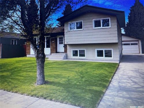 1510 Mckercher Dr, Saskatoon, SK, S7H5E1 | Card Image