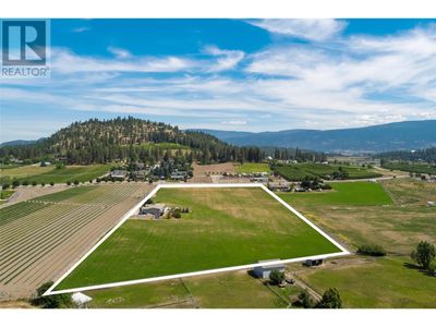 2335 Scenic Rd, House other with 4 bedrooms, 3 bathrooms and 10 parking in Kelowna BC | Image 3