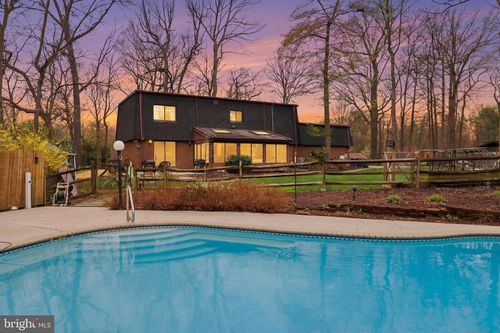 3413 Englemeade Rd, BALTIMORE, MD, 21208-1602 | Card Image