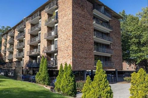 304-2195 Poplar Ave, Memphis, TN, 38104 | Card Image