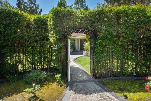 3969 Longridge, Studio City, CA, 91604 | Card Image