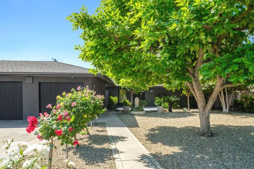 1510 E Austin Way, Fresno, CA, 93704-3943 | Card Image