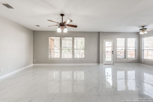 406 Primavera Loop, House other with 4 bedrooms, 4 bathrooms and null parking in Kyle TX | Image 12