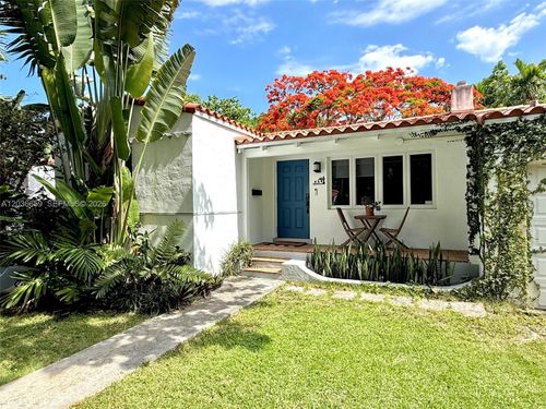 454 Ne 76th St, Miami, FL, 33138-5045 | Card Image
