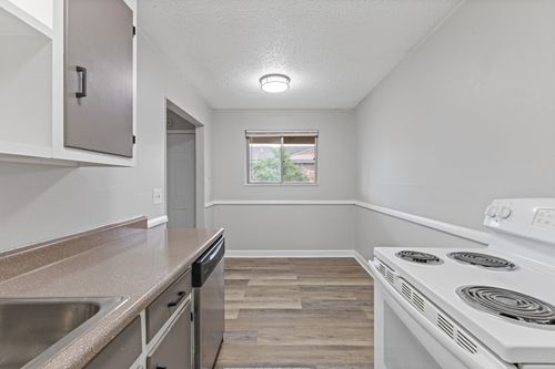 apt-70-276 White Bridge Pike, Nashville, TN, 37209-3230 | Card Image