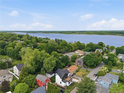 42 Orchard Ave, Barrington, RI, 02806-4626 | Card Image