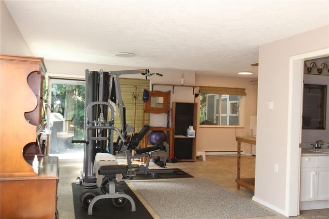 Downstairs suite | Image 14