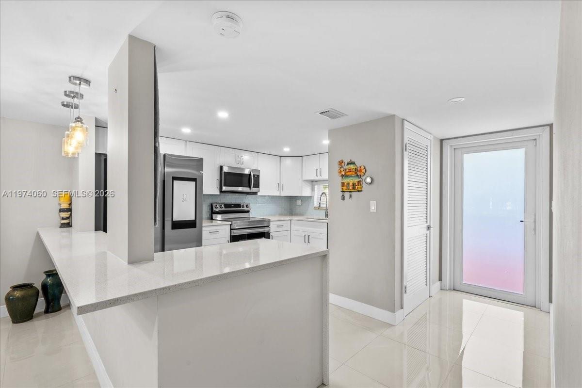 Residential Lease in Pembroke Pines 4
