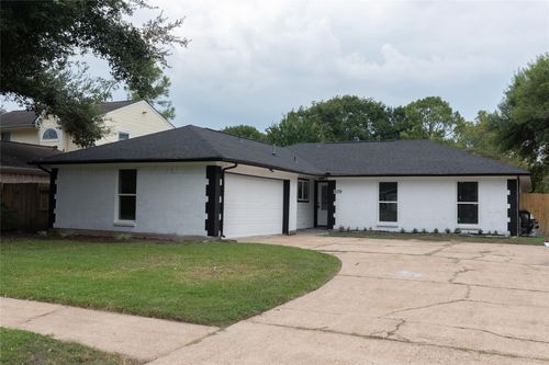 609 Oak Harbor Dr, Houston, TX, 77062-2532 | Card Image