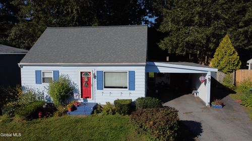 5 Greenway N, Queensbury, NY, 12804-1818 | Card Image