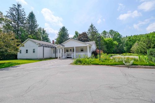 8 Main St, Ludlow, VT, 05149-1106 | Card Image