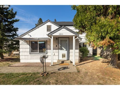 2620 E St, Springfield, OR, 97477-4455 | Card Image