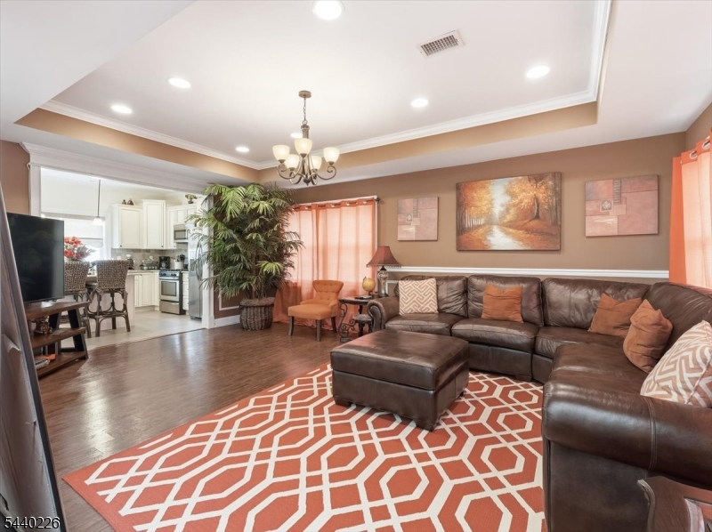 Residential Lease in Linden City 3