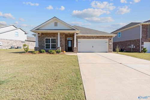 131 Heritage Lakes Blvd, New Market, AL, 35761-6609 | Card Image