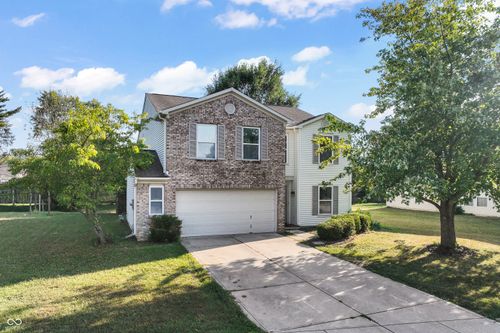 6911 Woodland Heights Dr, Avon, IN, 46123-9235 | Card Image